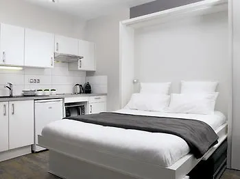 Le 32 Hotel